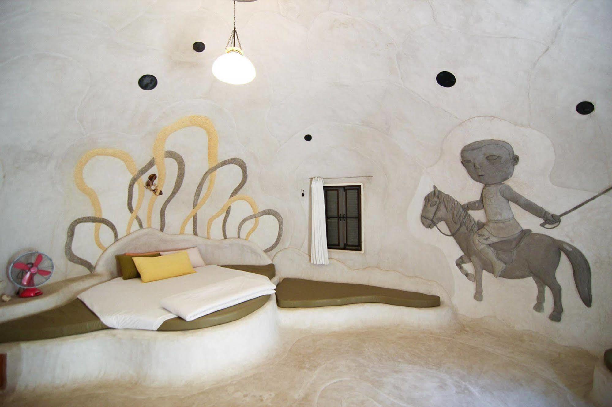 Hotel Naidee Sculptured Huts HHQ Exteriér fotografie